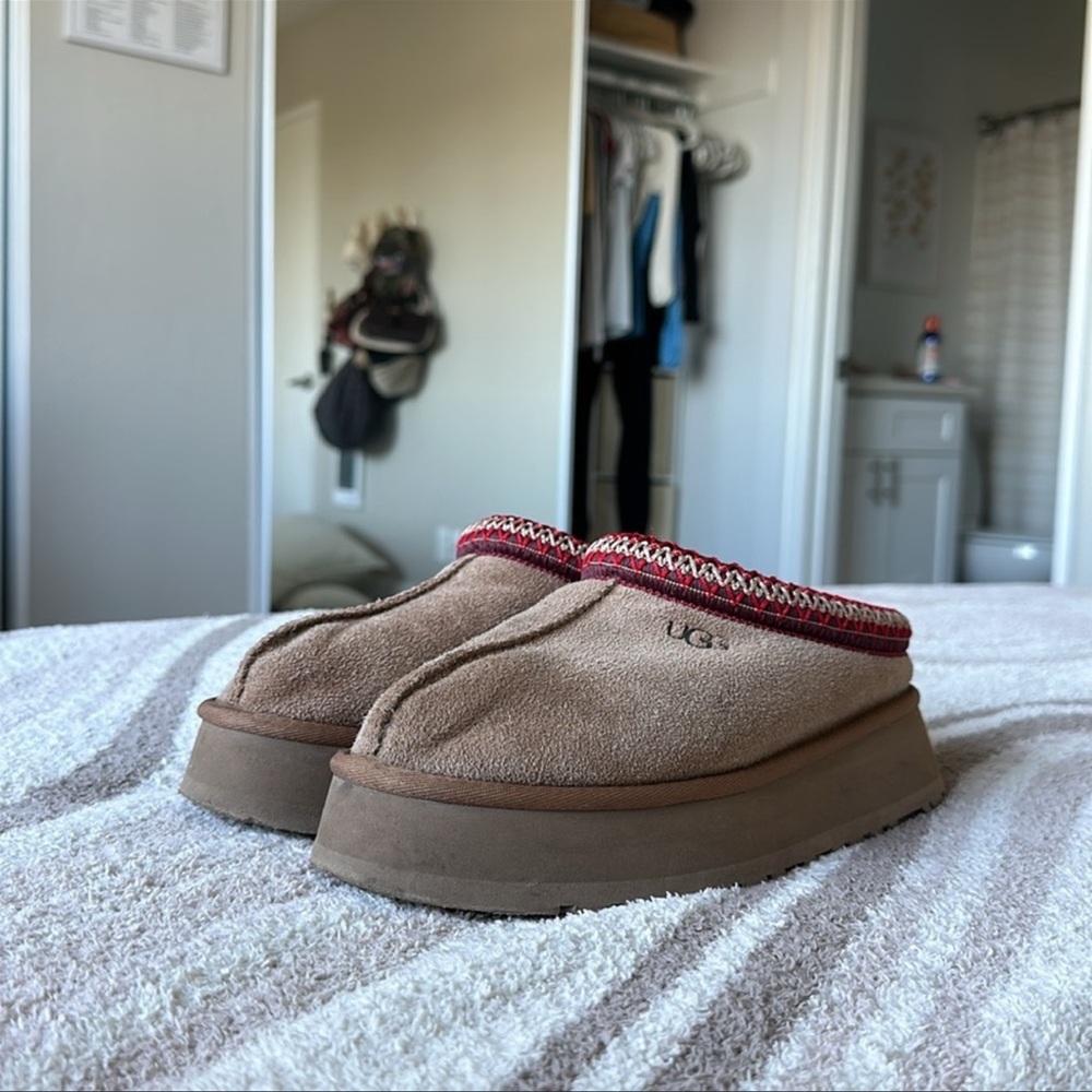 Tasman Uggs Platform